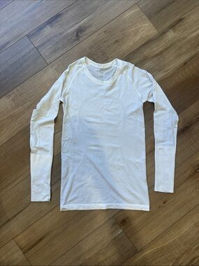 Lululemon size 6 white long sleeve